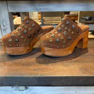 Free People Claudia Clog Brown Suede Wooden Heels Size 38 7.5 Or 8